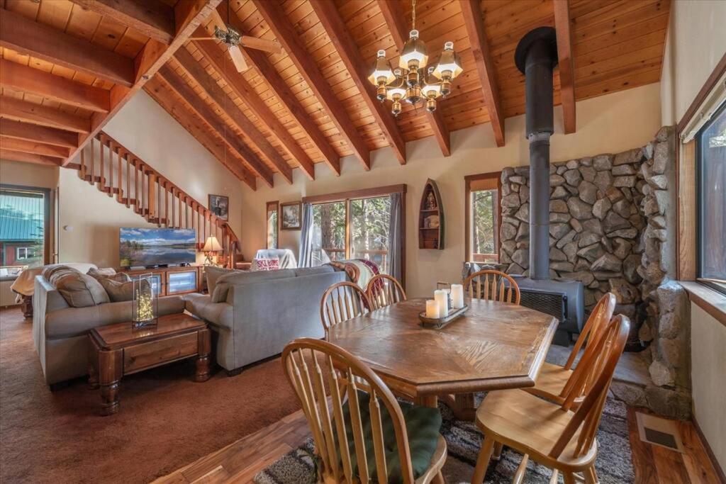 3Br Tahoe Donner Cabin With Hoa Perks Like Pools Hot-Tub Minutes To Trails Lake Golf Truckee Kültér fotó